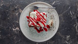 Панджиало с малинови кули