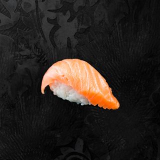 Суши с лососем