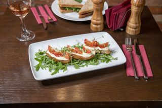 PASTĂ DIN ANGHINARE CU ROȘII ȘI PARMEZAN