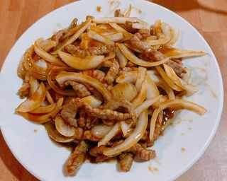 69. Ternera con Cebolla