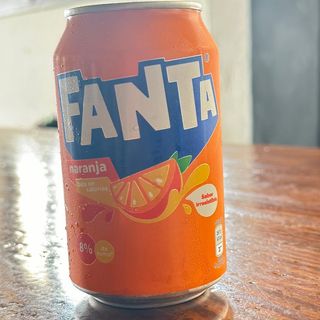 Fanta Naranja lata 330ml.