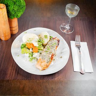 File de salau cu sos de capere