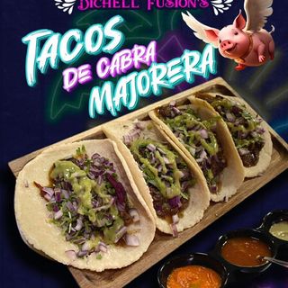 Tacos de cabra (desmechada )