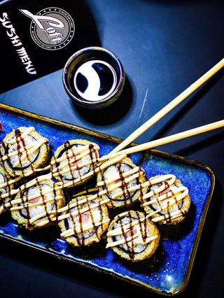 Горячие суши с курицей/ Sushi cald cu pui