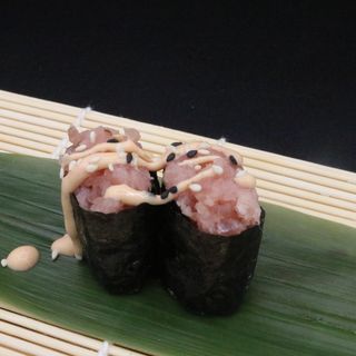 57 Gunkan spicy maguro