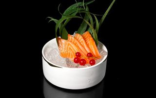 S04. Sashimi sake - 5 pezzi