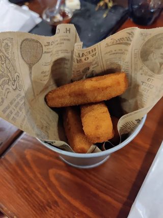 Douradinhos de Peixe Com Batata Frita