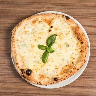 Pizza bianca 4 formaggi