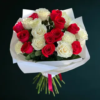 Buchet 25 Trandafiri Rosii si Albi