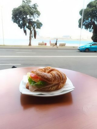 Croissant de Jamón  York y Queso Gouda