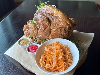 Рулька свинна з картоплею та тушкованою капустою 1500г (1500/300g)