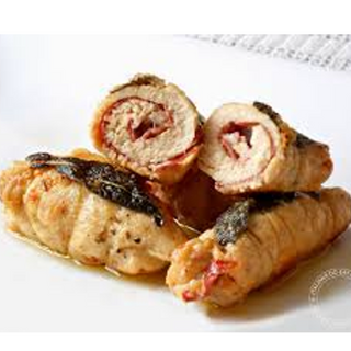 Panino con involtino di vitello cotto e formaggio 