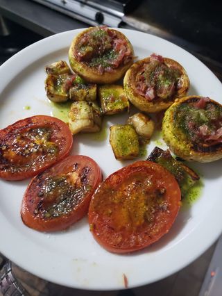 Champiñones A La Plancha Con Viruta De Jamón (Ración)