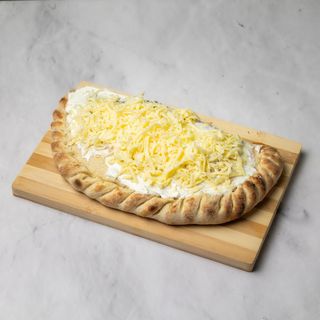 Calzone Quattro Formaggie
