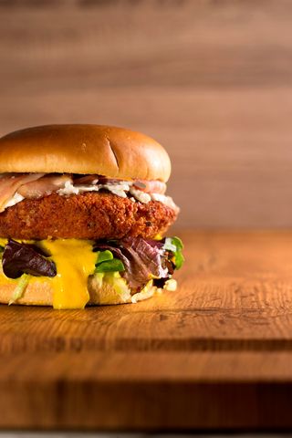 Burgerchopo De Ternera Asturiana, La Primera Hamburguesa De Cachopo