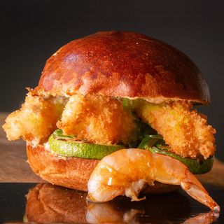 Бургер с темпурирани скариди
