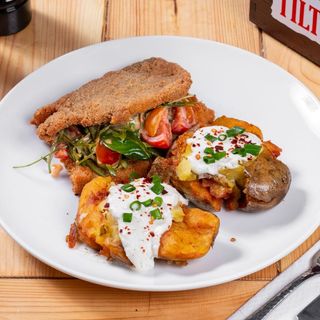 Portofel din muschi de porc cu cartofi copti cu sos de smantana