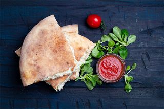 Pizza sandwich cu pui