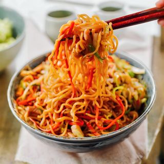 12a. Yakisoba con pollo