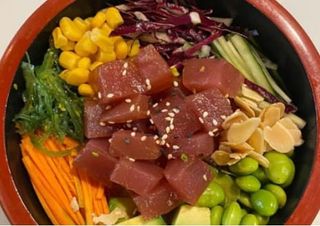 223 Spicy tonno poke bowl