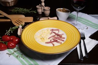 Supa crema de cartofi cu bacon afumat