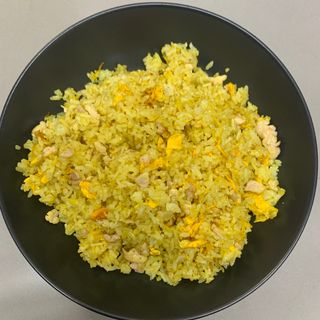 Arroz Frito Con Pollo Y Curry