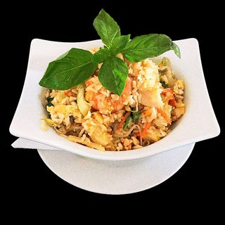 110 Arroz Salteado Estilo Thailandés