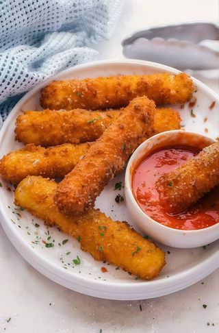 Mozzarella Sticks - 5 Pcs