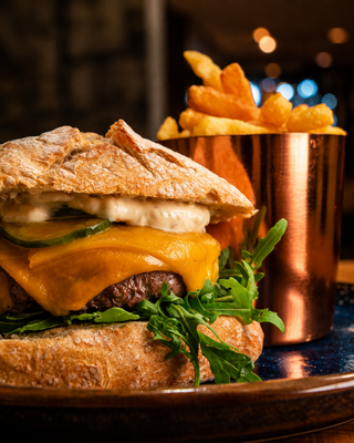 THE BÁVAROS BURGER