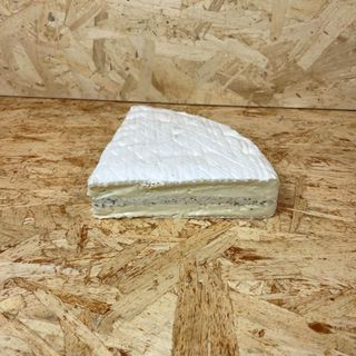Brie De Meaux A La Trufa De Verano1/4 Pieza (0.300 Kg Aprox)