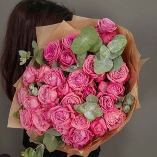 სპრეი ვარდების თაიგული