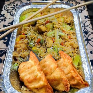 FRIED RICE WITH 3 GYOZA ( DUMPLINGS )