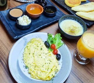 Petit Déjeuner Omelette Fromage