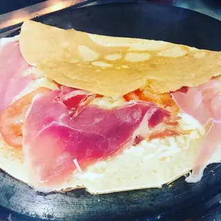Crepe De Queso, Jamón Serrano Y Tomate