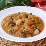 64.Pollo Con Champiñón