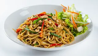 Makaron chiński z warzywami 450g