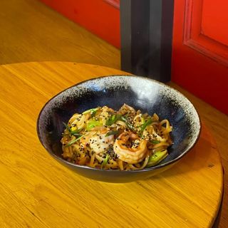 Локшина WOK з креветками (300г)