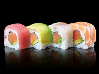 Uramaki arcobaleno - 4 pezzi