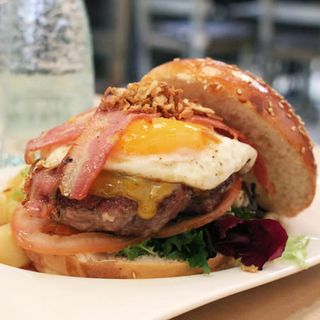 Hamburguesa Monster Egg