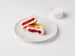 Сирник пузатий з вишнями