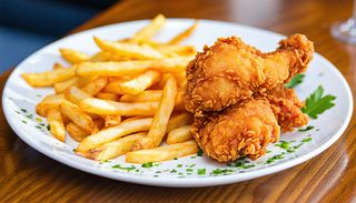 CHICKEN & FRENCH FRIES