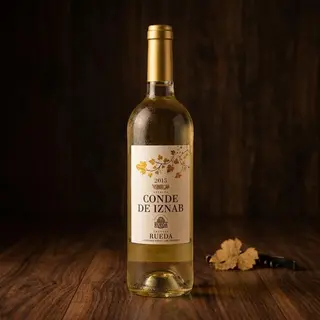 Botella de vino blanco