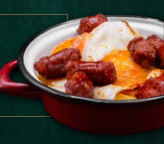 Tapa De Huevos Rotos Con Chistorra