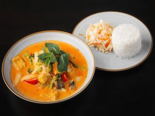 Tofu Curry Thai czerwone { żółte , zielone }