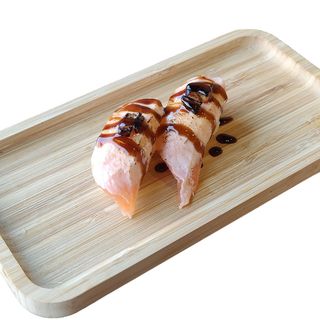 46B. Nigiri de Salmón Y Foie Flameado