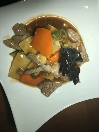 179. Vitello con verdure