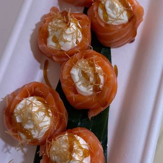 38 b Gunkan salmone philadelphia teriyaki kataifi