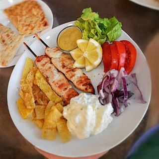 Порция Пилешки шиш (2бр-690г)