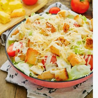 Цезарь с курицей (400г)