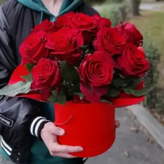 Flower box róża czerwona rozmiar S